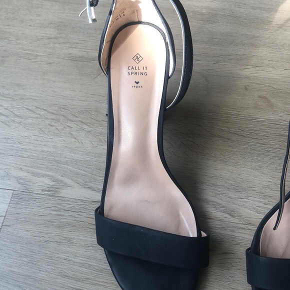 Nubuck strapped heels - Picture 2 of 3